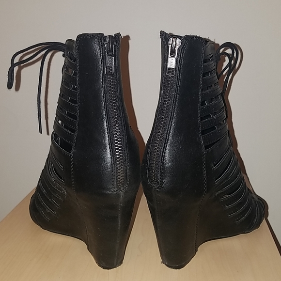 MIA black wedge sandals sz8 - Picture 4 of 4